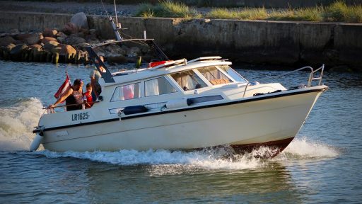Trips by boat IZI