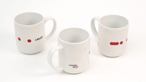 Ceramic Mug “Izvējojies”
